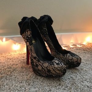 Lace heels, pink bottom (brand new)